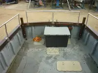 Tàu kéo lưới để bán