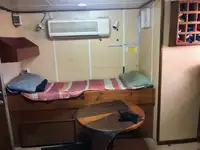 Tàu kéo lưới để bán