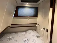 Tàu làm việc để bán