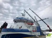 Tàu kéo lưới để bán
