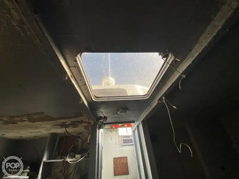 Tàu kéo lưới để bán