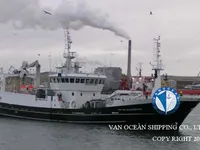 Tàu kéo lưới để bán