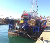 Tàu nạo vét để bán