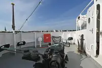 Tàu du lịch để bán