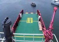 Tàu chở thủy thủ đoàn để bán
