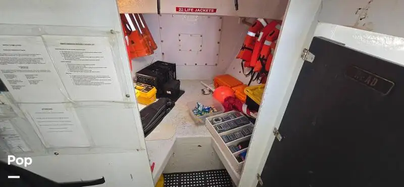 Tàu hỗ trợ lặn để bán