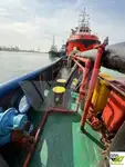 Tàu kéo để bán