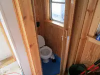 Tàu kéo lưới để bán