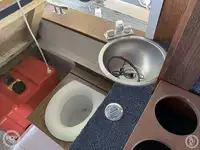 Tàu du lịch để bán