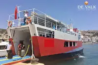 Tàu phà để bán
