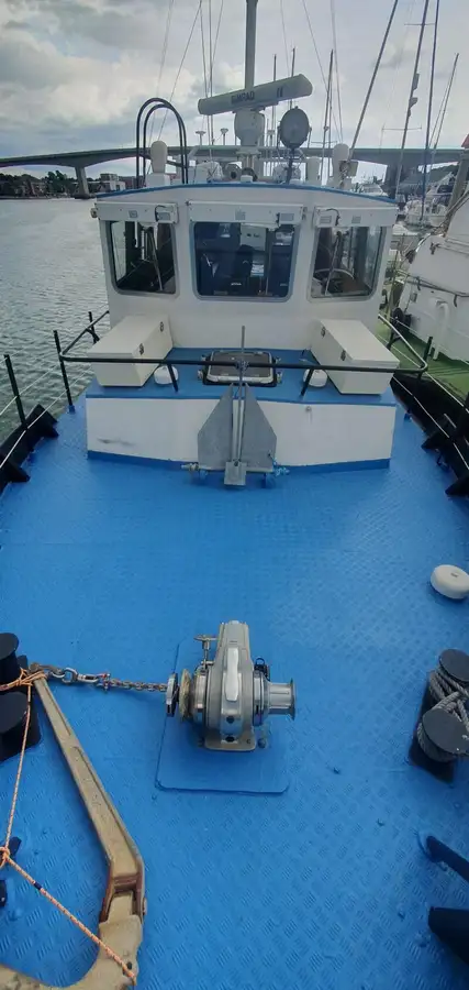 Tàu container để bán