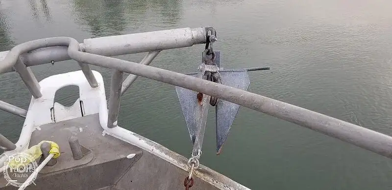 Tàu kéo lưới để bán