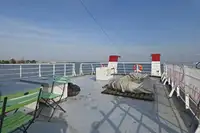 Tàu du lịch để bán