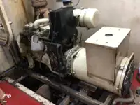 Tàu kéo lưới để bán
