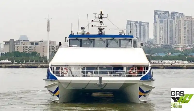 Tàu chở khách để bán