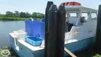 Tàu hỗ trợ lặn để bán