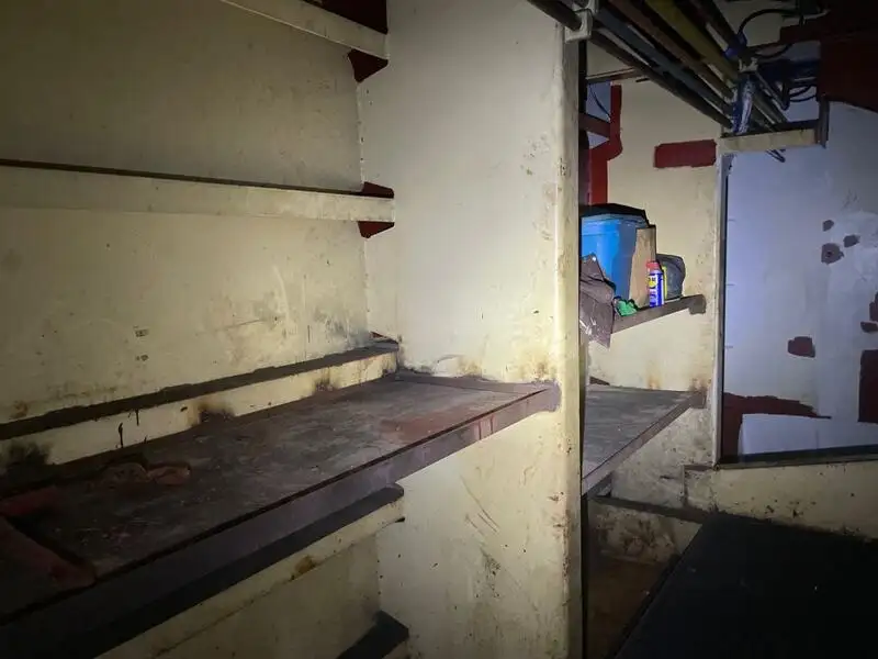 Tàu nạo vét để bán