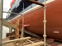 Thuyền làm việc rao bán