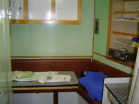 Tàu làm việc để bán