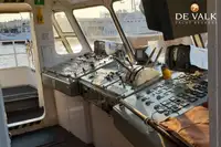 Tàu du lịch để bán