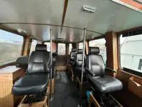 Tàu dẫn đường để bán