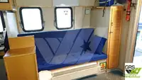 Sà lan chở người để bán
