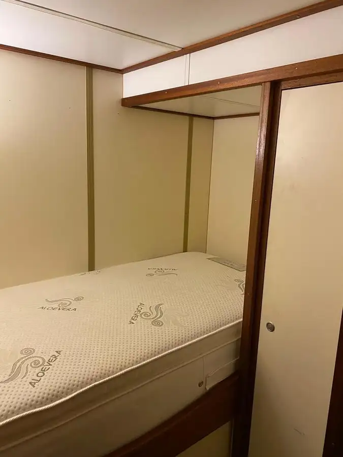 Tàu kéo để bán