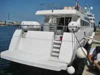 Tàu chở khách để bán