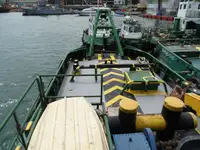 Tàu kéo để bán