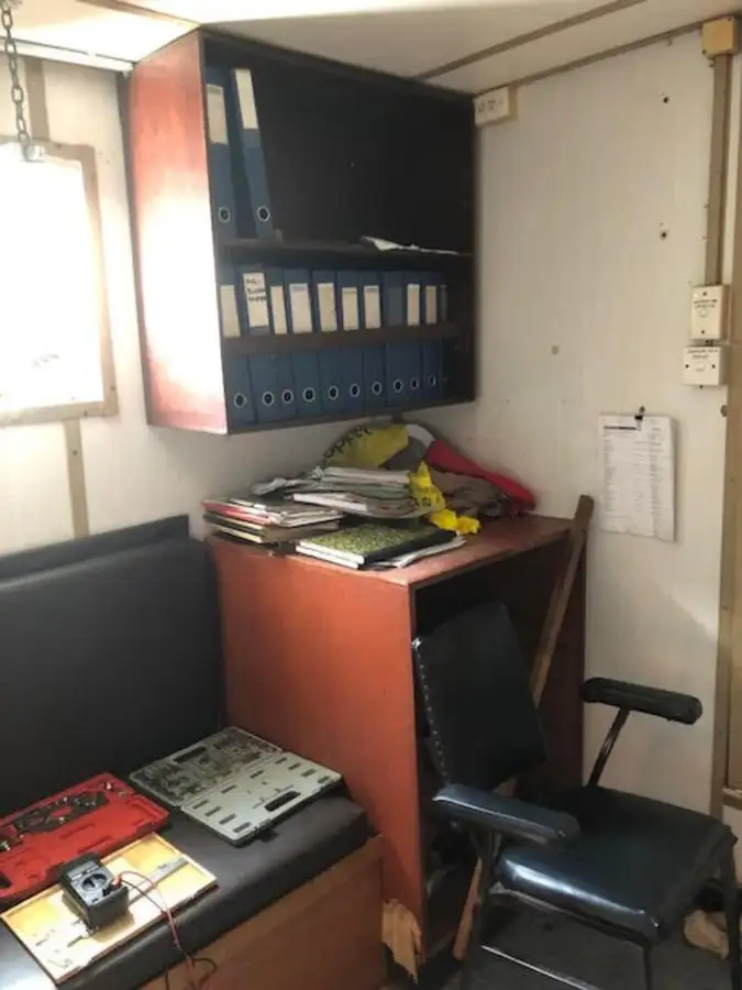 Tàu kéo để bán