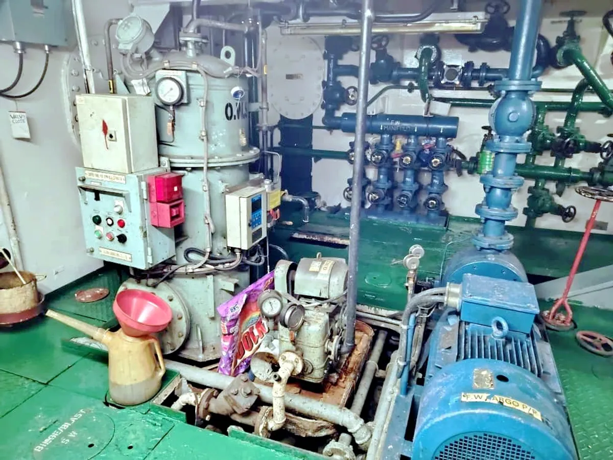 Tàu đổ bộ, chở hàng để bán