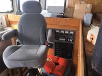 Tàu kéo lưới để bán
