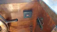 Tàu kéo lưới để bán