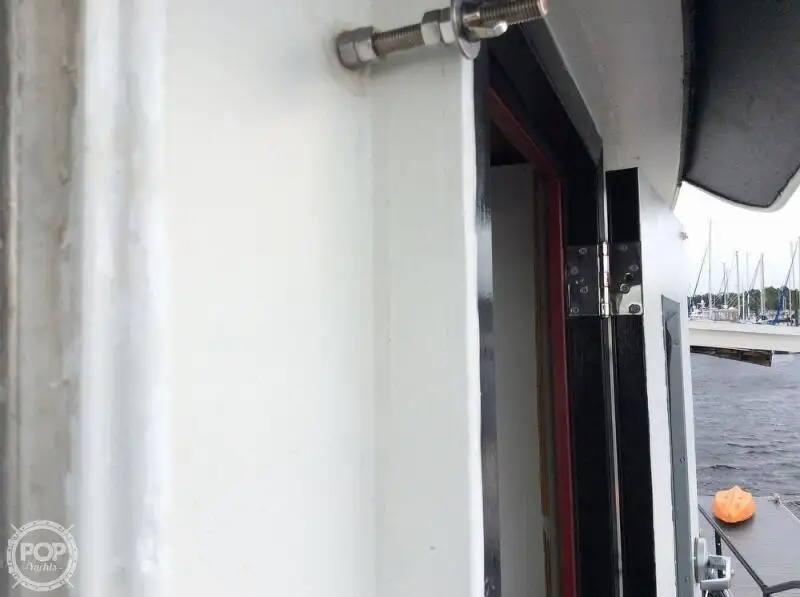 Tàu kéo để bán