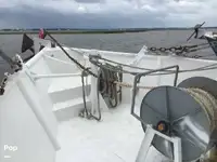 Tàu kéo lưới để bán