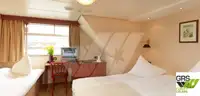 Tàu du lịch để bán