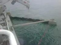 Tàu làm việc để bán