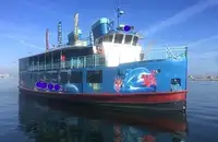 Tàu du lịch để bán