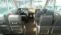 Tàu chở thủy thủ đoàn để bán
