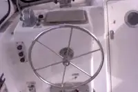 Tàu chở thủy thủ đoàn để bán