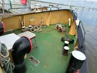 Tàu dẫn đường để bán