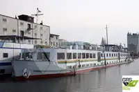 Tàu du lịch để bán