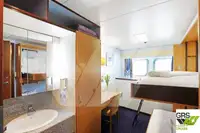 Tàu du lịch để bán