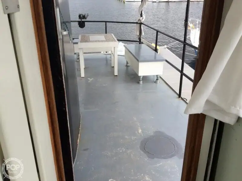 Tàu kéo để bán