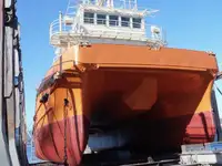Tàu container để bán