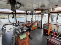 Tàu kéo để bán