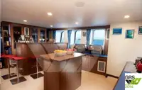 Tàu du lịch để bán