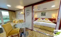 Tàu du lịch để bán