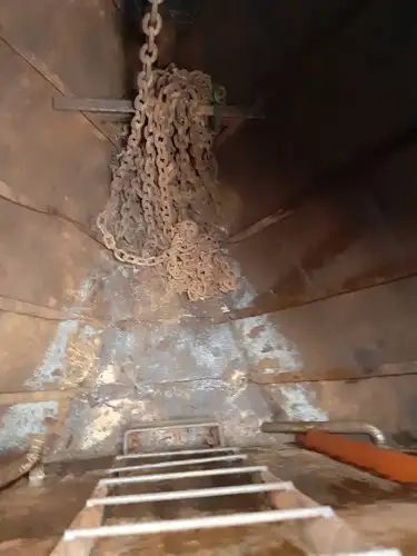 Tàu kéo lưới để bán