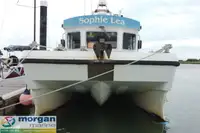 Tàu làm việc để bán